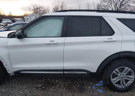 2020 Ford Explorer Xlt z USA, uszkodzony, nr VIN 1FMSK8DH5LGC77123
